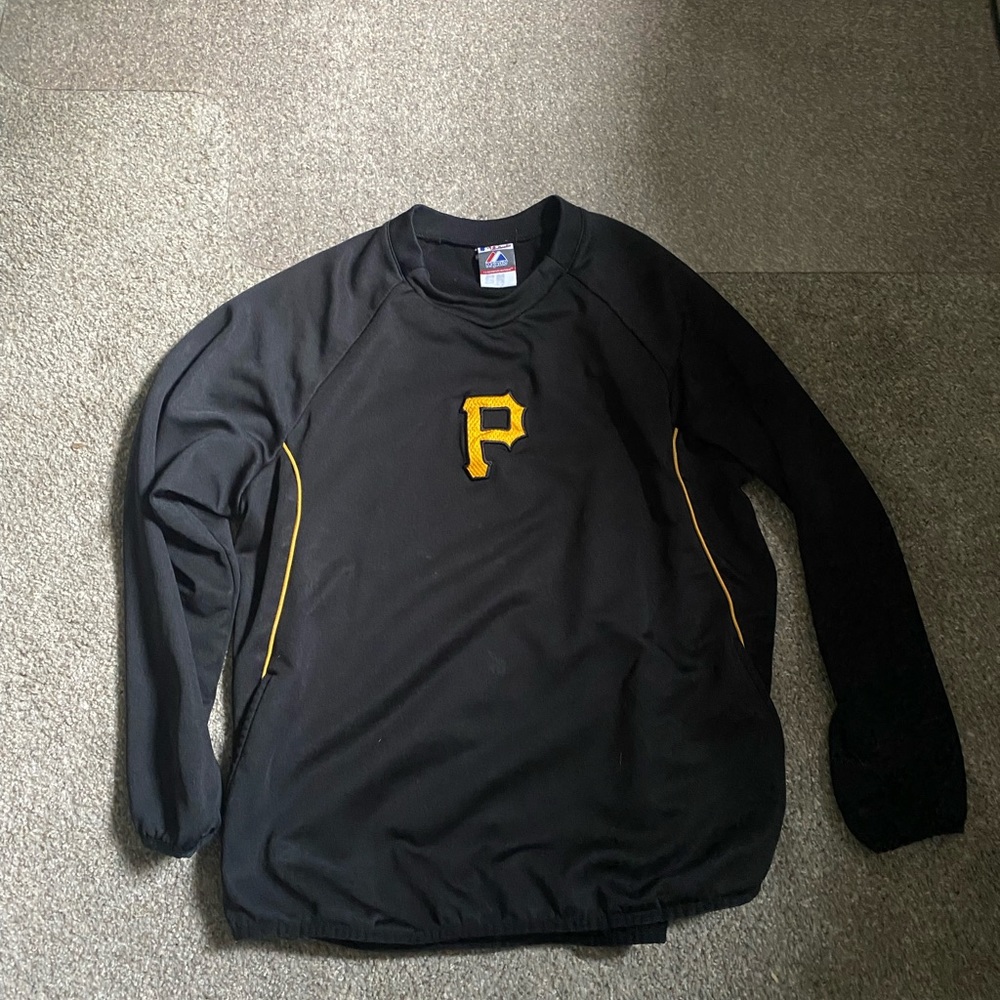 Pittsburg Pirates warm up MLB official
